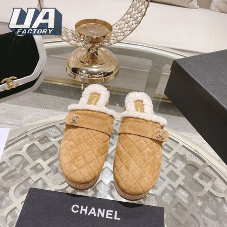 Chanel 21B Brown Suede Turnlock CC Logo Shearling Clog 35-41