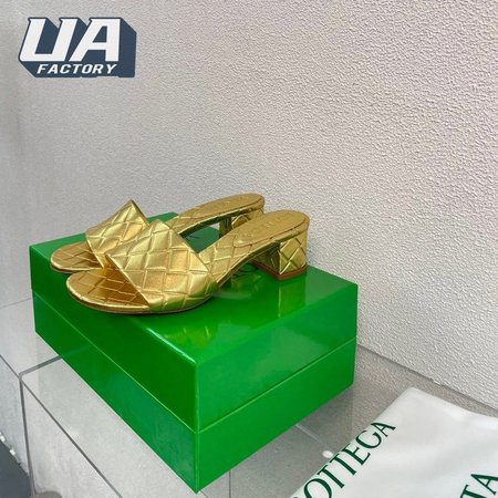 Bottega Veneta Lido Flat Sandal 34-41