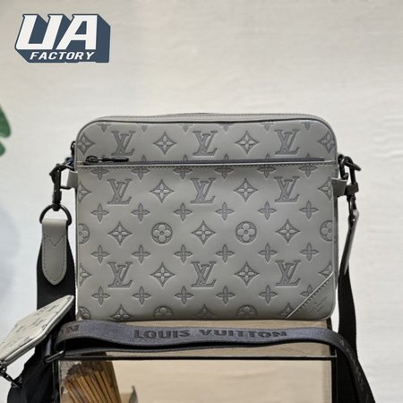 trio messenger bag m46603