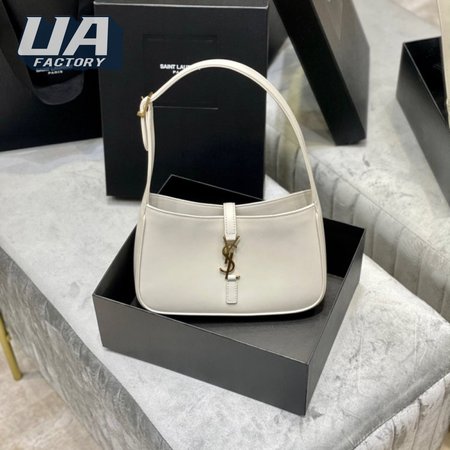 Saint Laurent Le 5 A 7 Hobo Bag In Smooth Leather Blanc Vintage