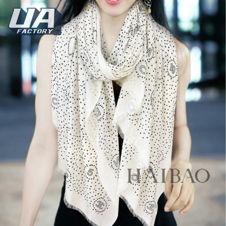 Chanel Cashmere Ecru & Black