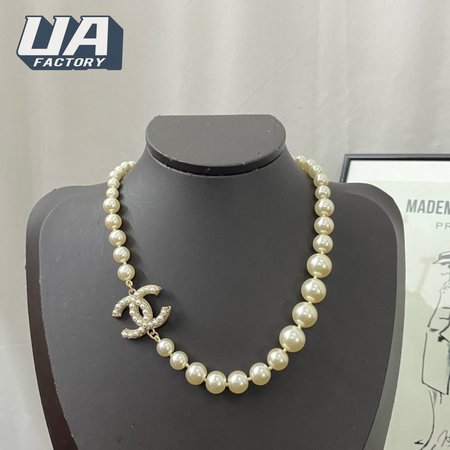 Chanel Glass Pearls CC Necklace Gold/Pearly White