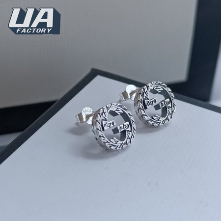 Gucci Engraved Interlocking G Earrings