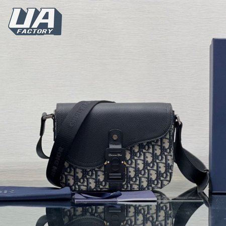 Dior Essentials Saddle A5 Pouch