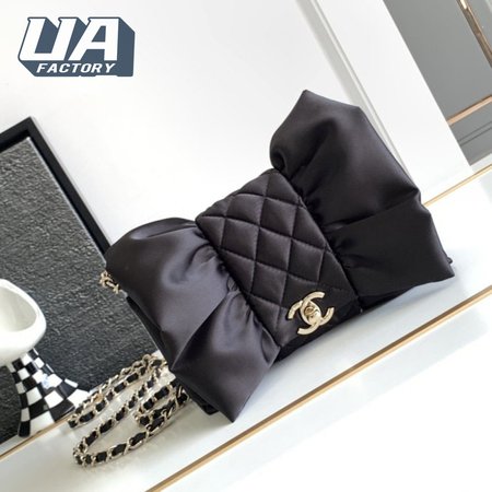 Chanel Clutch Satin & Gold-Tone Metal Black