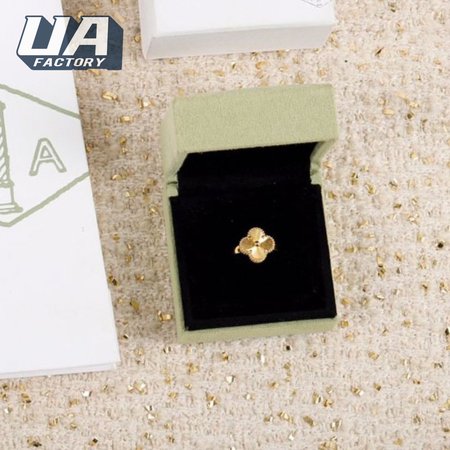 Vintage Alhambra Ring