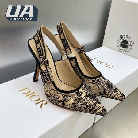 Christian Dior Pumps & Mules