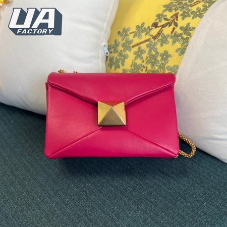 Valentino One Stud WB0K21HHX_UWT