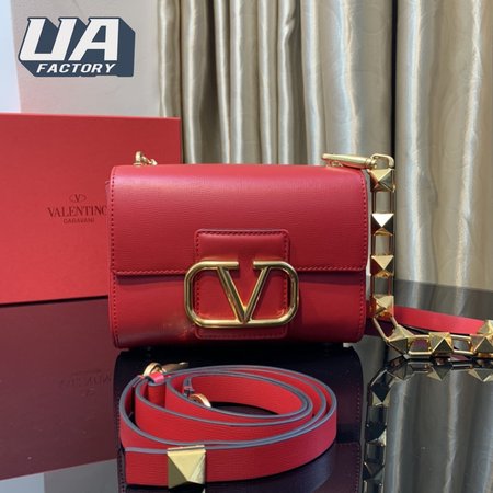 Valentino Stud Sign WB0J96CPD_0RO