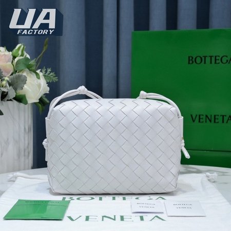 Bottega Veneta Loop Camera Bag Bone