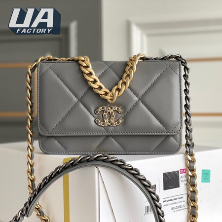 Chanel 19 Bag woc 0957