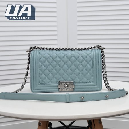 Chanel Boy 67086 Blue