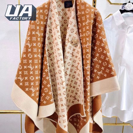 Embrace Letter Jacquard Shawl Scarf