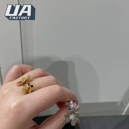 Van Cleef Frivole Ring