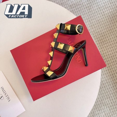 Valentino Roman Stud Calfskin Sandal 100mm Black 35-39