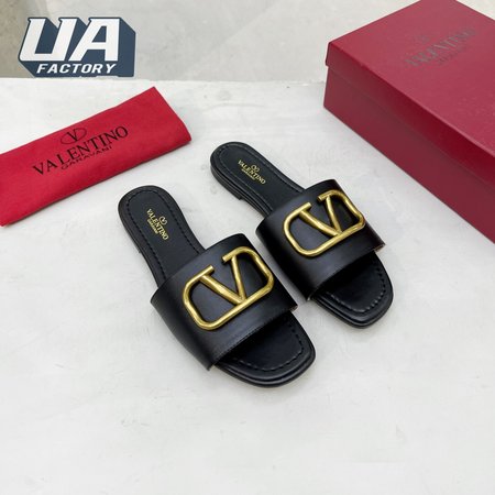 Valentino Garavani Grainy Cowhide Sandal 35-42